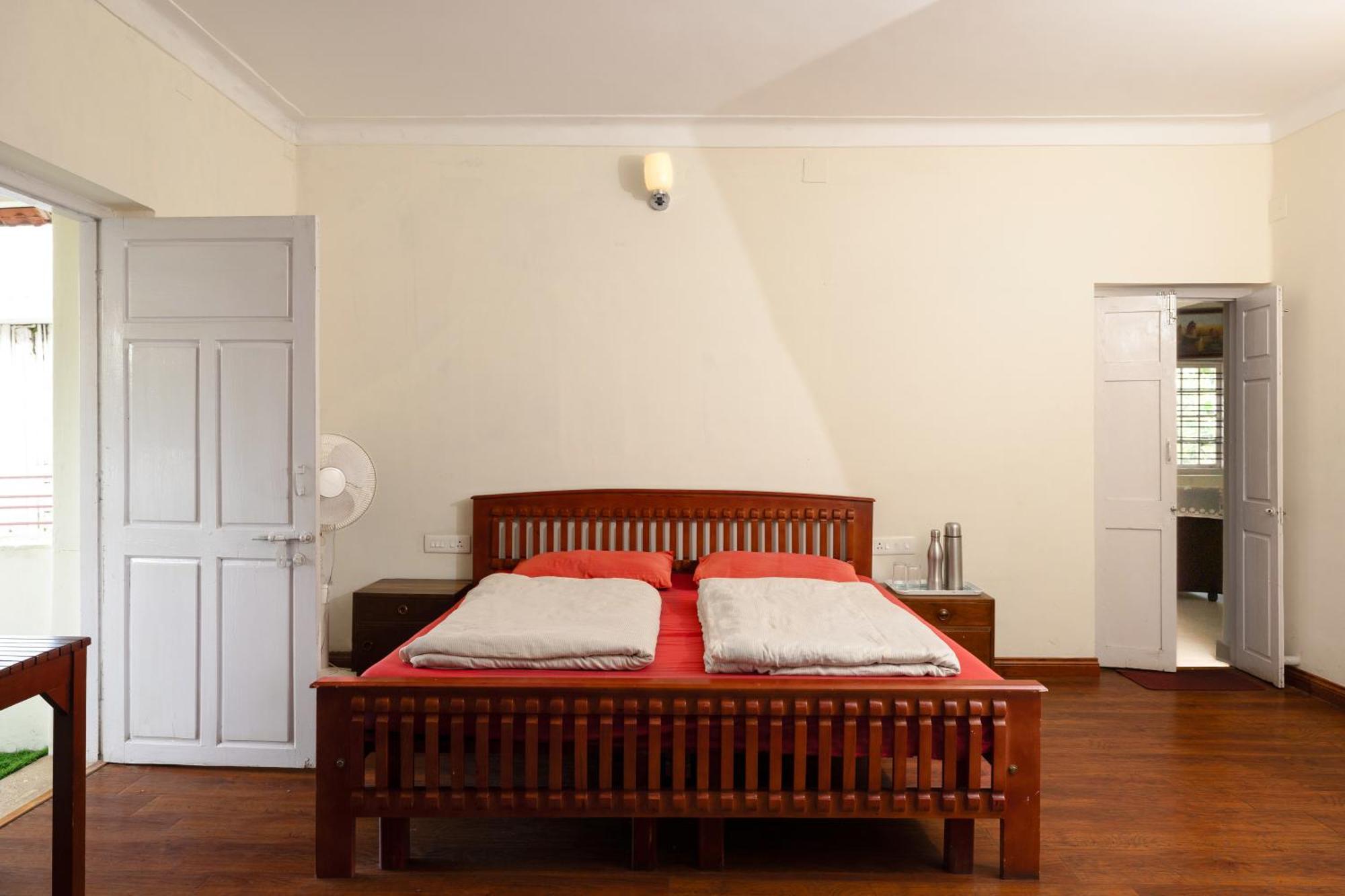 Colonels Inn Ооти Екстериор снимка